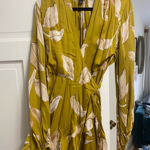 Banana Republic Ruffle Wrap Mini Dress - Picture 5 of 5